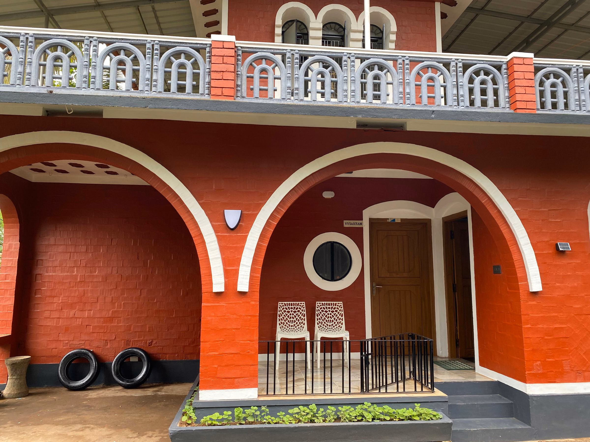 Balcony and porch arches at Vysakham Heritage